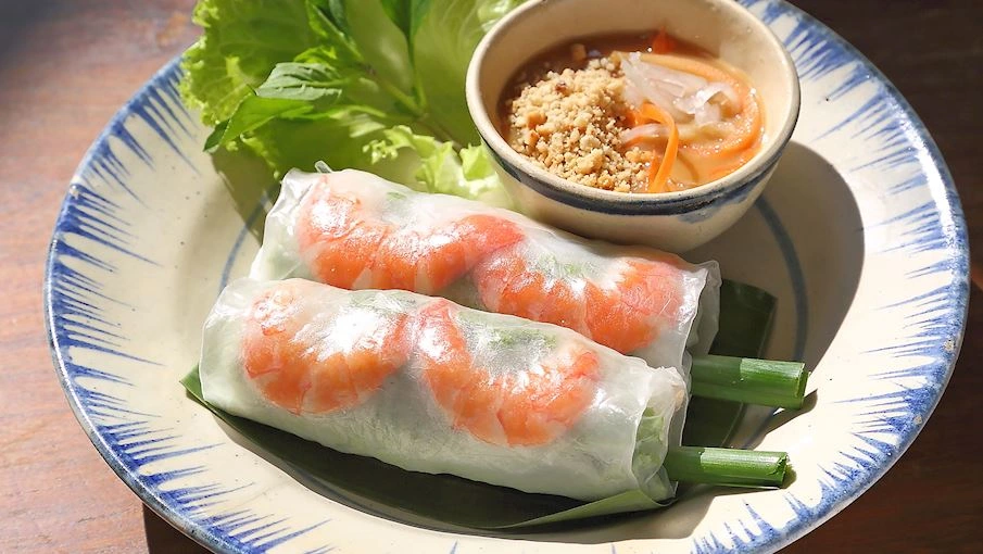 HANOI-STYLE FRIED SPRING ROLLS